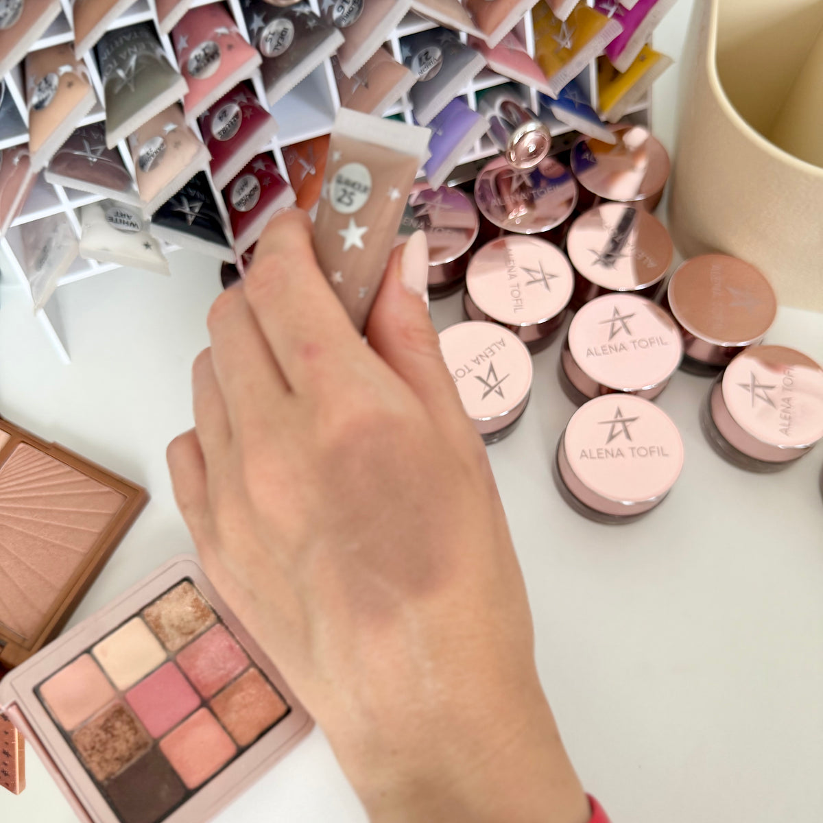 25 GLAMOUR swatch