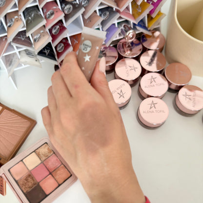 25 GLAMOUR swatch