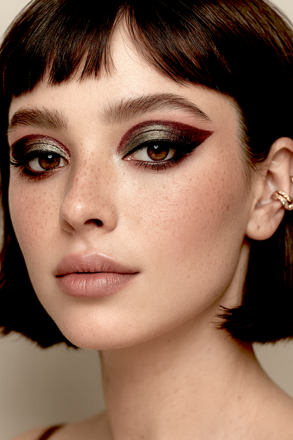 HOLIDAY LUXquisite cream-to-butter sparkly eyeshadow 3 g