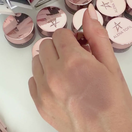 25 GLAMOUR swatch